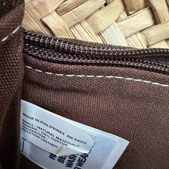 Gap Tan and Brown Wicker Weave Straw Clutch With Faux Leather Buckle - Picture 10 of 11